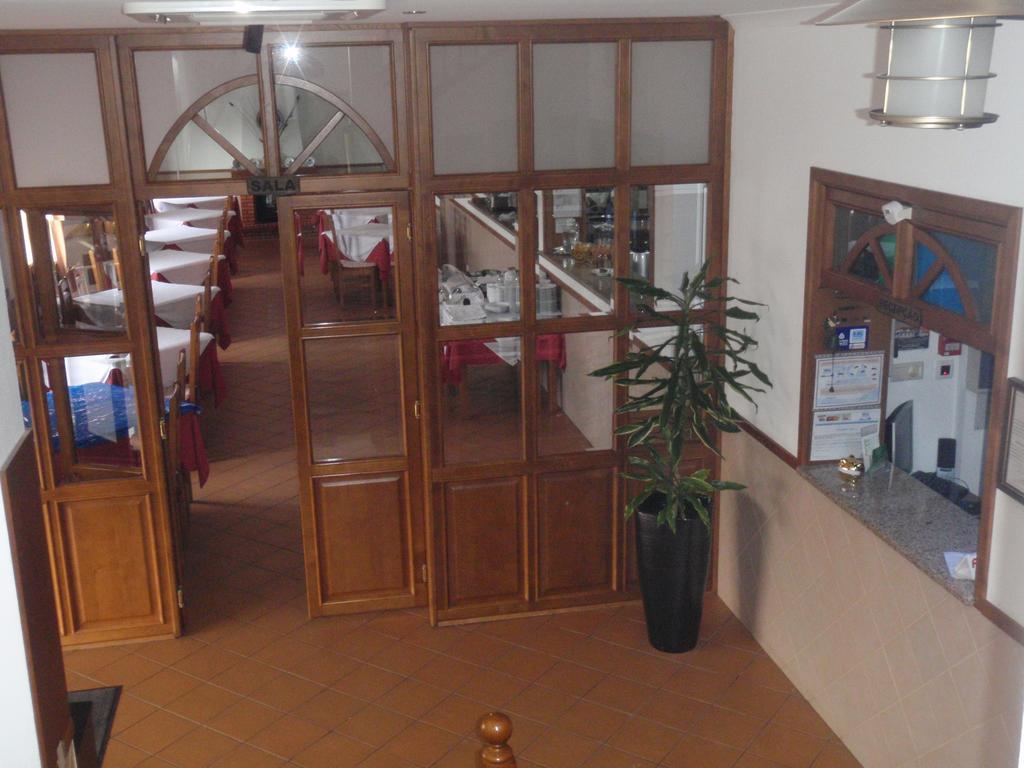 Hotel Romba オウリケ エクステリア 写真