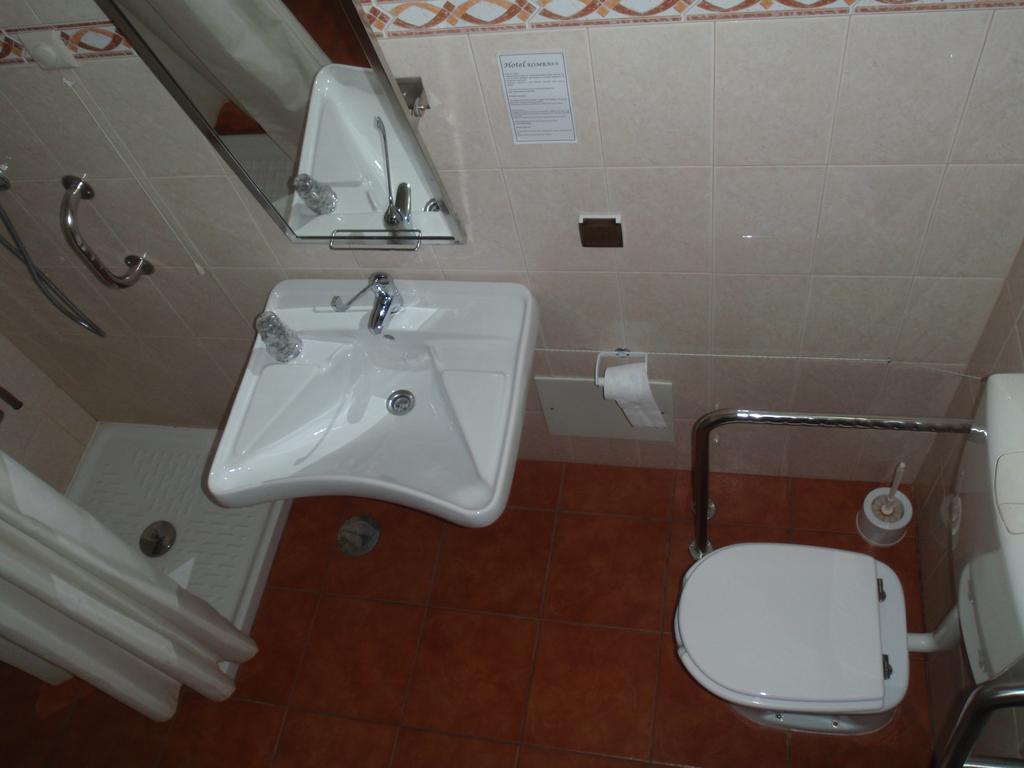 Hotel Romba オウリケ エクステリア 写真